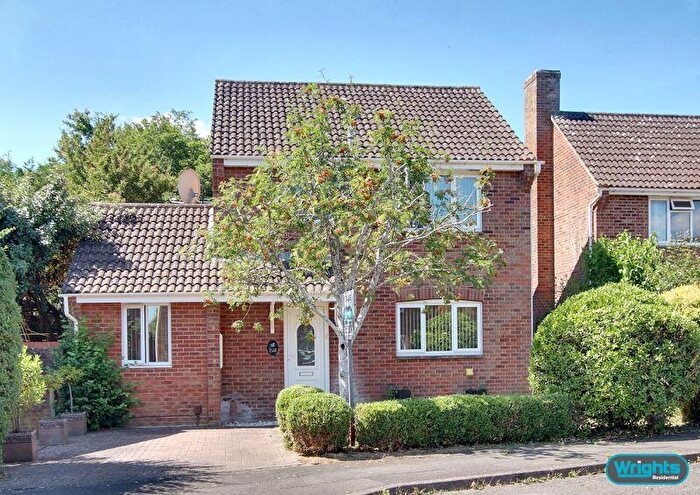4 Bedroom Detached House For Sale In Alderton Way, Trowbridge, BA14