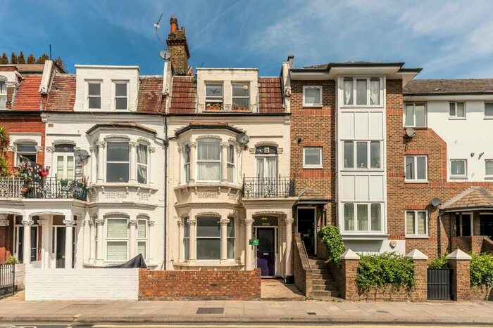 2 Bedroom Flat To Rent In Dawes Road, London, SW6