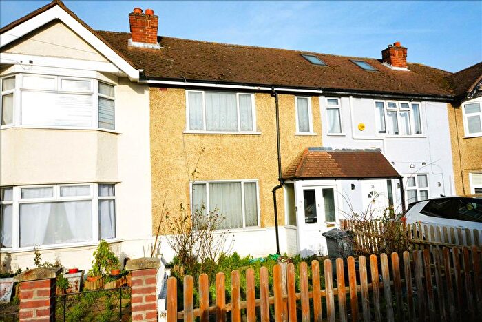 3 Bedroom Terraced House For Sale In Cranleigh Road, Feltham, Middlesex, TW13