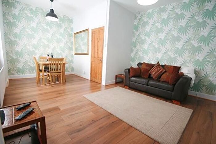 2 Bedroom Flat To Rent In Claremont South Avenue, Gateshead, Tyne And Wear, NE8