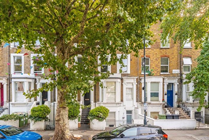 Studio For Sale In Hammersmith Grove, Hammersmith, W6