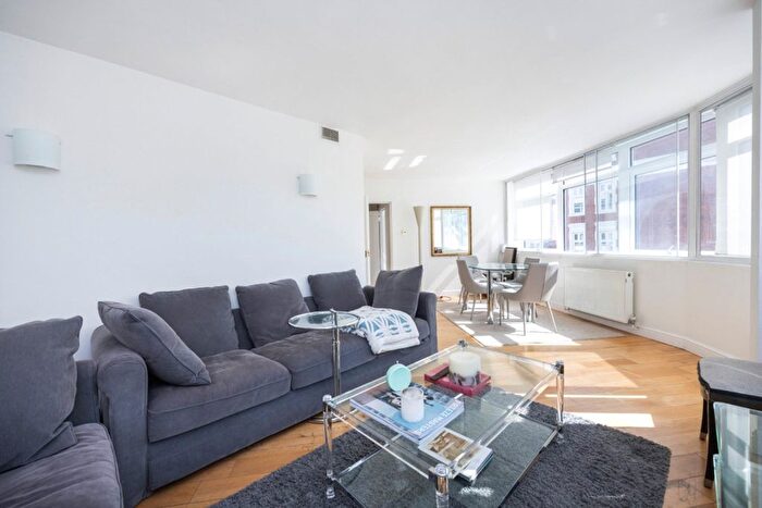 2 Bedroom Flat To Rent In Holbein Place, Sloane Square, London, SW1W