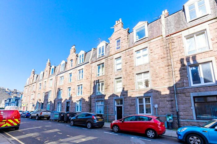 1 Bedroom Flat For Sale In A Raeburn Place, Aberdeen, AB25