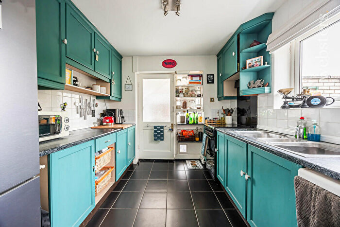 3 Bedroom Detached Bungalow For Sale In Cherrywood, Alpington, NR14