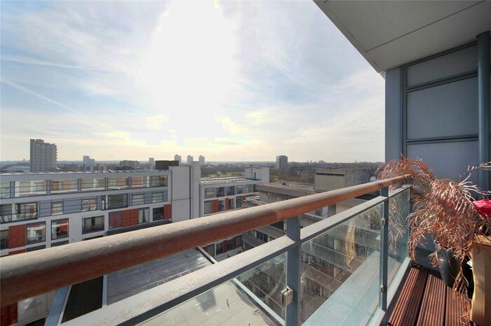 1 Bedroom Flat To Rent In Cornell Square, London, SW8