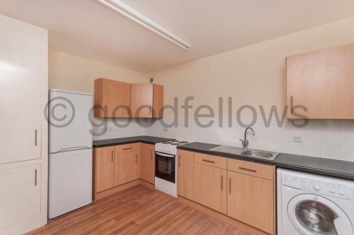 2 Bedroom Flat To Rent In Stafford Road, Wallington, Surrey, SM6