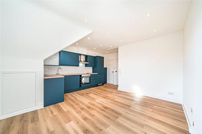 1 Bedroom Flat To Rent In Greyhound Lane, London, SW16