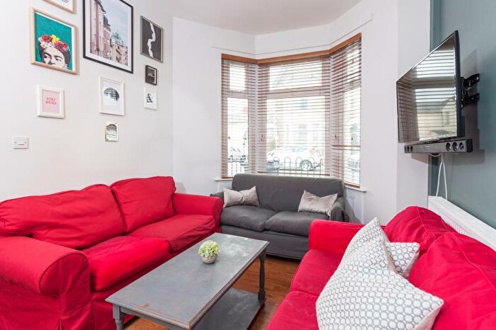 7 Bedroom Terraced House To Rent In Malefant Street, Cardiff, CF24