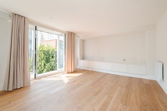 2 Bedroom Flat To Rent In Banner Street, London, EC1Y