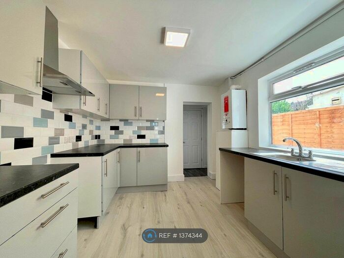 3 Bedroom Semi-Detached House To Rent In Somerby Road, Barking, IG11