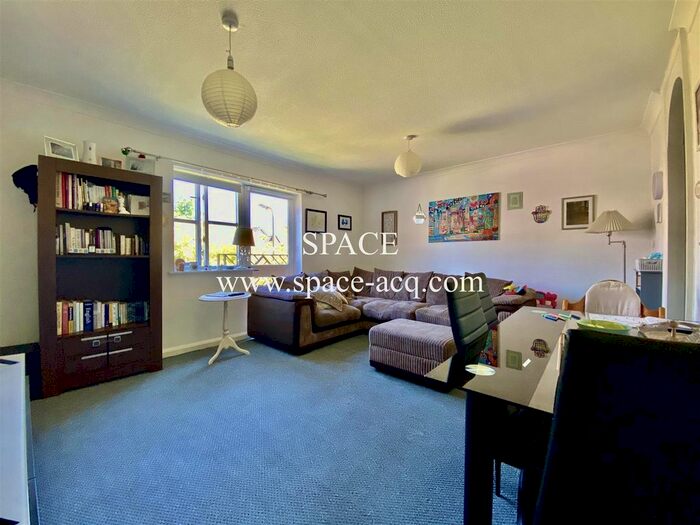 2 Bedroom Flat To Rent In The Pines, Anthony Road, Borehamwood, WD6