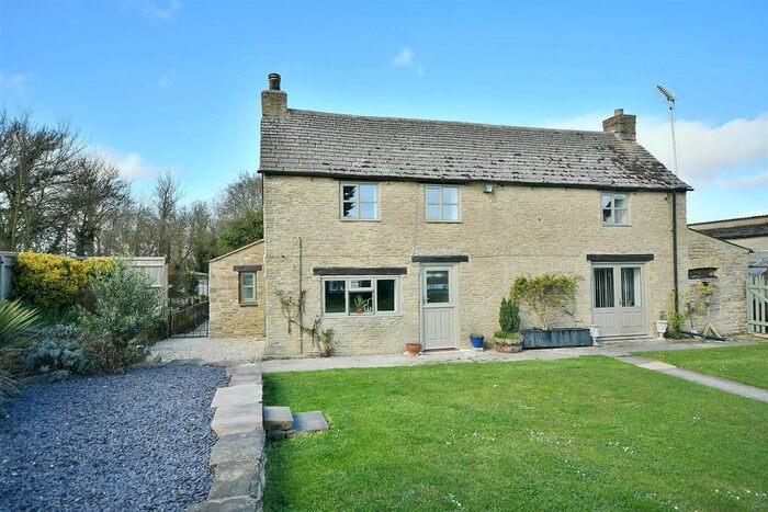 3 Bedroom Cottage To Rent In Fairford, GL7