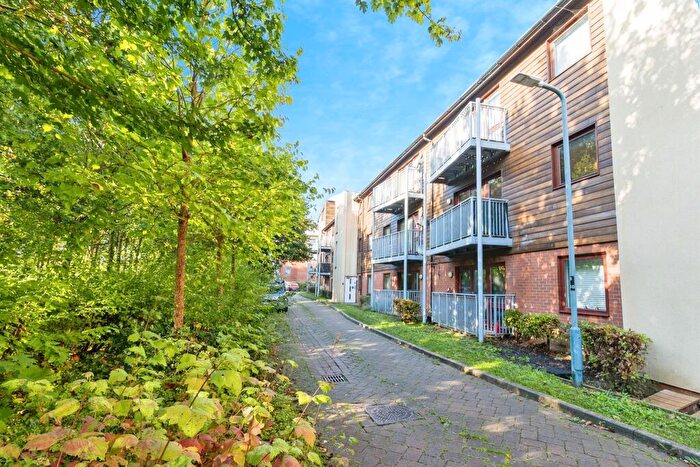 2 Bedroom Apartment For Sale In Staverton Grove, Broughton, Milton Keynes, MK10