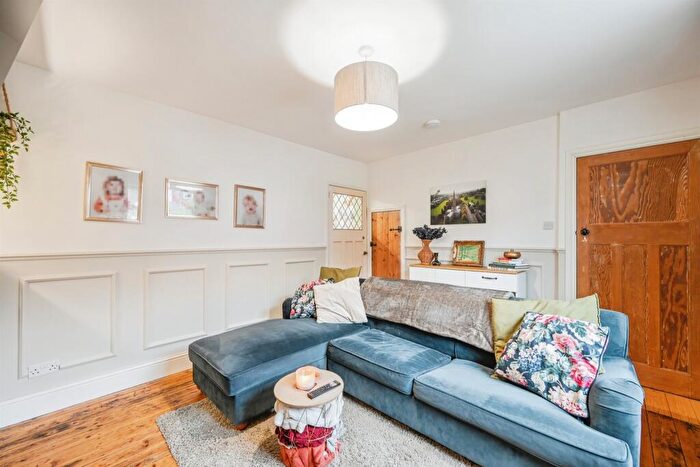 3 Bedroom End Of Terrace House For Sale In Lodge Avenue, Ashbourne, DE6