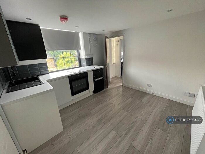 1 Bedroom Flat To Rent In Dermody Rd, Hithergreen, SE13