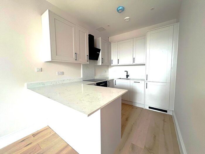 2 Bedroom Flat To Rent In Leys Avenue, Letchworth, SG6