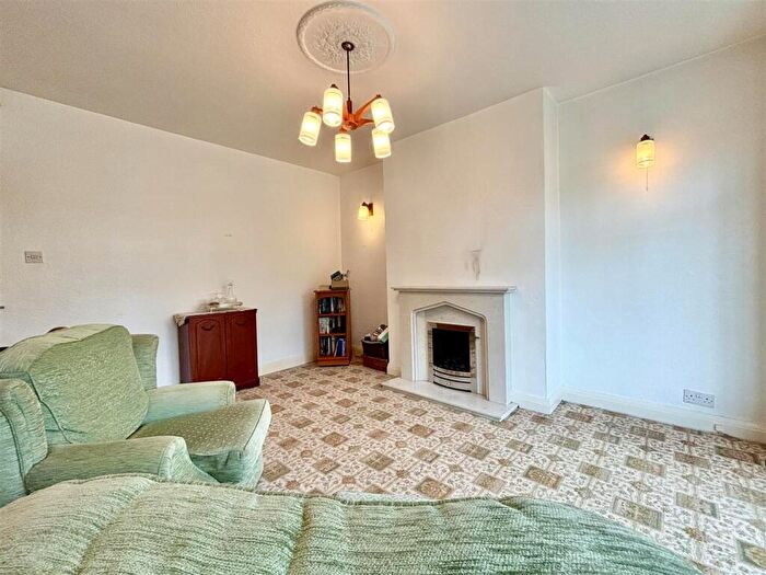 2 Bedroom Semi-Detached Bungalow For Sale In Thornton Road, Thornton, Bradford, BD13