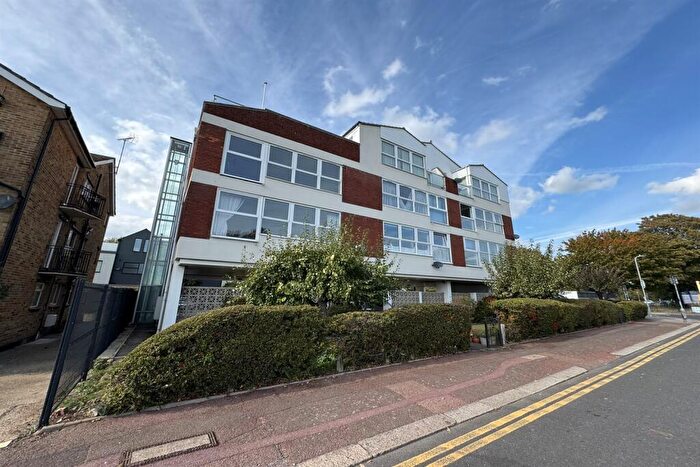 2 Bedroom Flat To Rent In Bedroom St Floor Flat In Shoeburyness, SS3