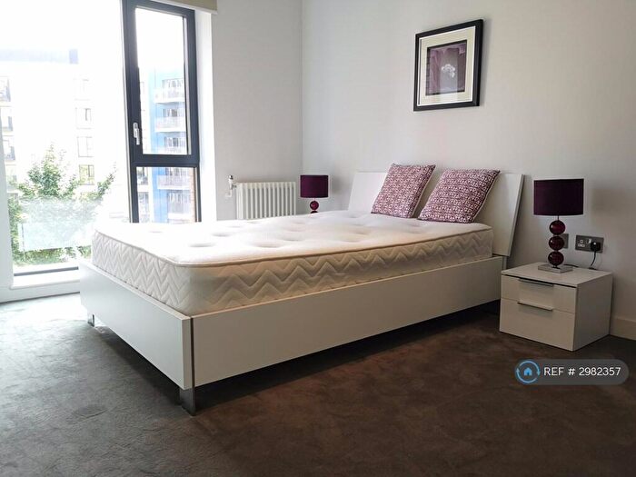 2 Bedroom Flat To Rent In Java House, London, E14
