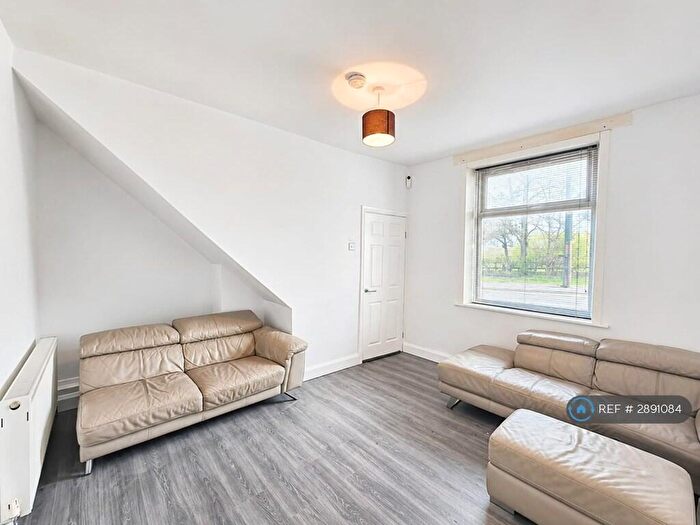 2 Bedroom End Of Terrace House To Rent In Good St, Stanley, DH9