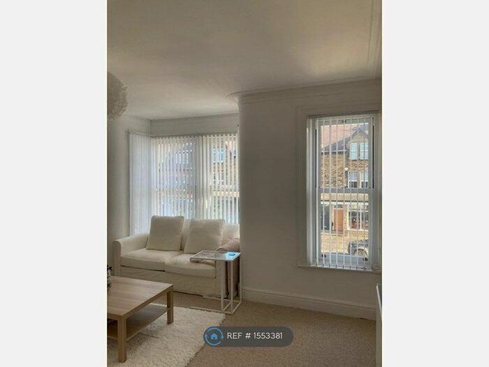 2 Bedroom Flat To Rent In Kings Road, Harrogate, HG1