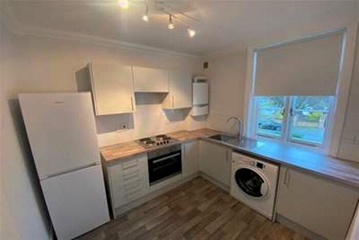 1 Bedroom Flat To Rent In Hillier Road, GU1