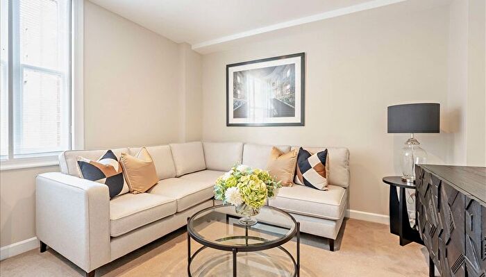 1 Bedroom Flat To Rent In Hill Street, London, W1J