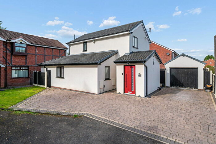 4 Bedroom Detached House For Sale In Whitefield Road, Bury, BL9
