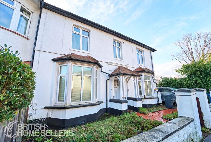 4 Bedroom Maisonette For Sale In Mattock Lane, London, W13