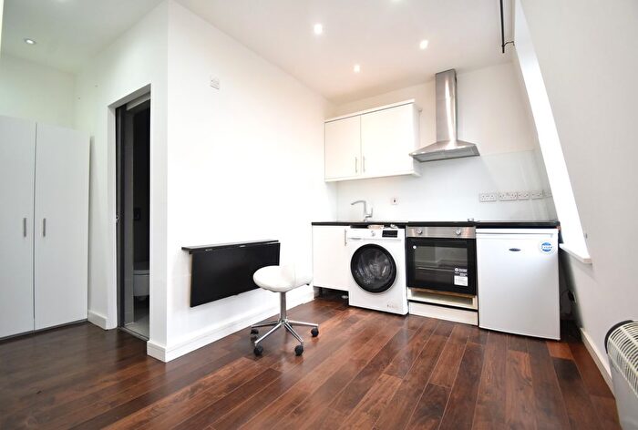 1 Bedroom Flat To Rent In High Street, London, W3