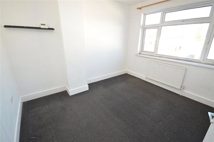 3 Bedroom Terraced House For Sale In Dunstable Road, Luton, Bedfordshire, LU4