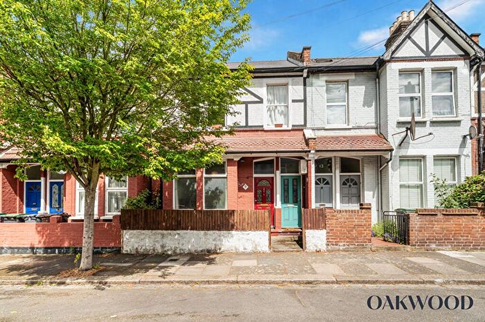 2 Bedroom Flat For Sale In Manchester Road, London, N15