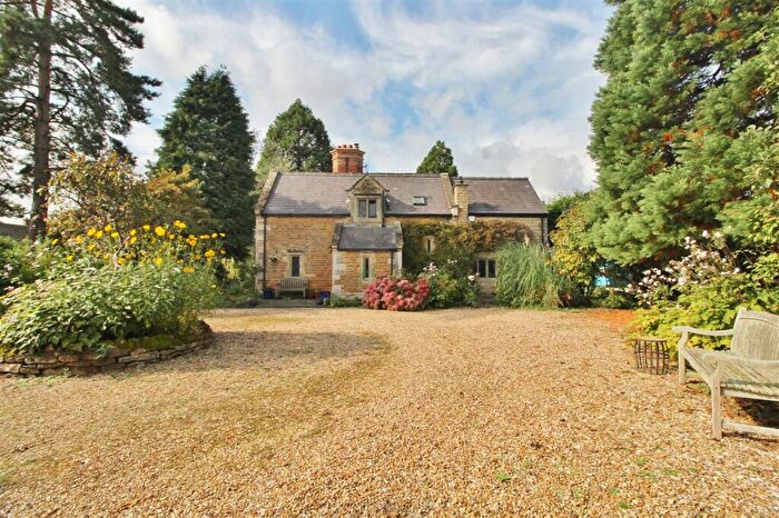 4 Bedroom Detached House For Sale In Horseshoe Cottage, West End, Harlaxton, NG32