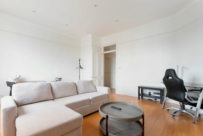 1 Bedroom Flat To Rent In Queen's Gate Gardens, London, SW7