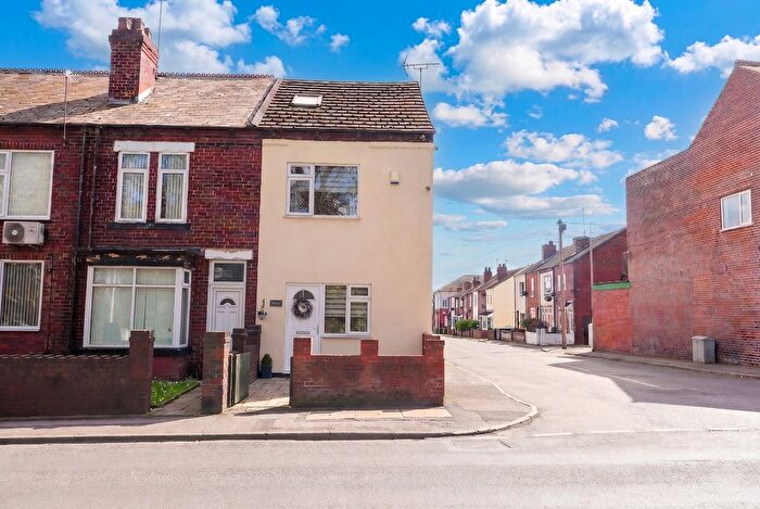 3 Bedroom End Terrace House For Sale In Castleford Road, Normanton, WF6