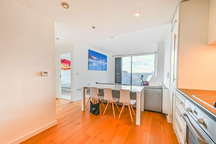 1 Bedroom Flat To Rent In Walworth Road, Elephant And Castle, London, SE1