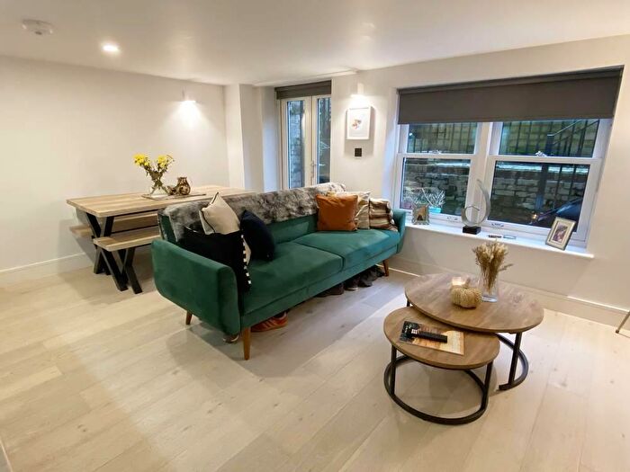 1 Bedroom Apartment For Sale In Station Road, Bourne End, SL8