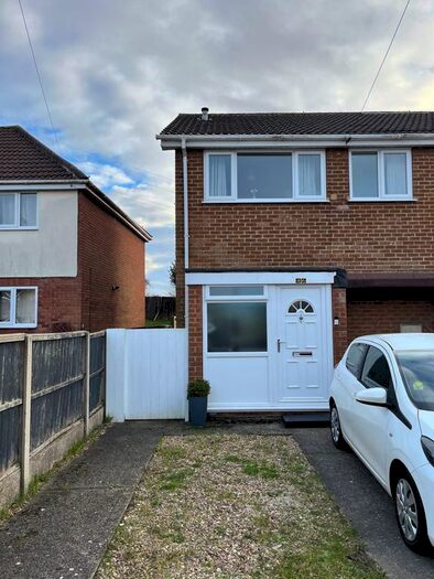 3 Bedroom Semi-Detached House To Rent In Kingsway Avenue, Ollerton, Newark, NG22