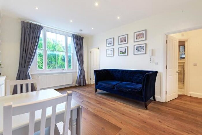 1 Bedroom Flat To Rent In Cardigan Road, Richmond, TW10