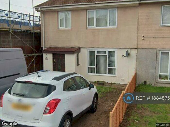 3 Bedroom Semi-Detached House To Rent In Barnfield Way, Southampton, SO19