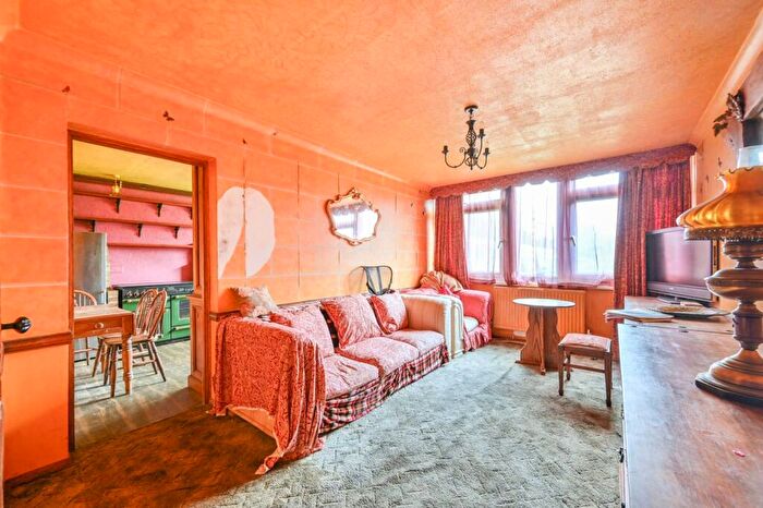 2 Bedroom Flat For Sale In Comber Close, Dollis Hill, London, NW2