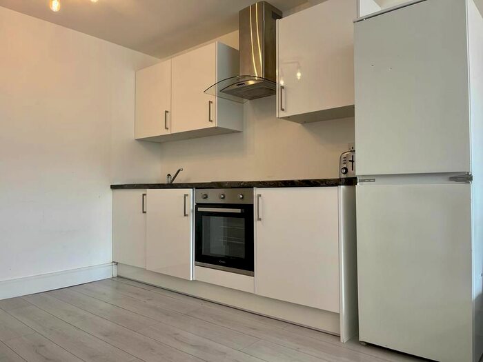 1 Bedroom Studio To Rent In Commercial Road, Swindon, SN1