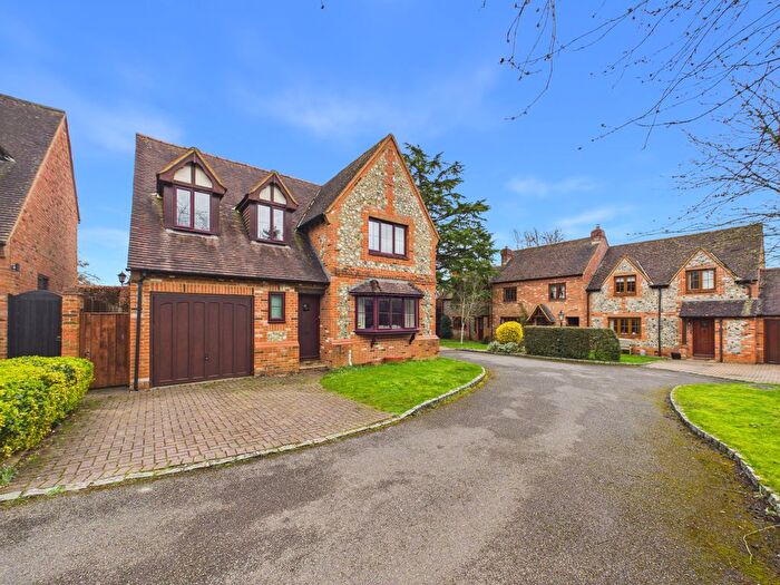 4 Bedroom Detached House For Sale In Batting Close, Bledlow Ridge, HP14