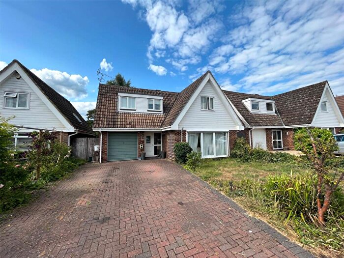 4 Bedroom Detached House For Sale In Old Cross Tree Way, Ash Green, GU12