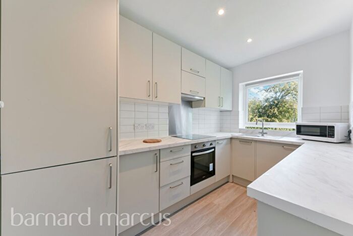 2 Bedroom Flat To Rent In Cavendish Avenue, London, W13