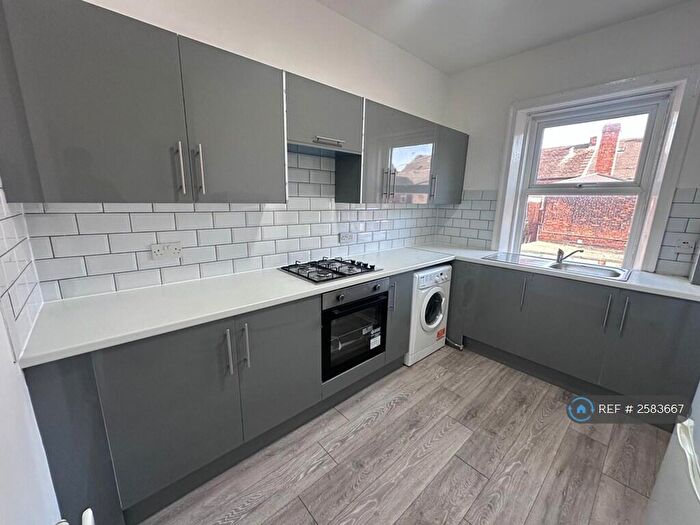 2 Bedroom Flat To Rent In Simonside Terrace, Newcastle Upon Tyne, NE6