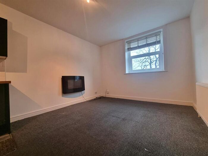 2 Bedroom Apartment To Rent In Mottram Road, Stalybridge, SK15