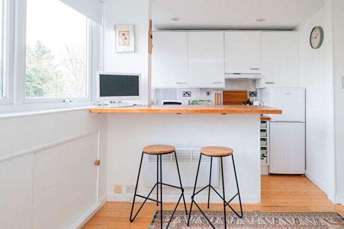 1 Bedroom Flat To Rent In Princes Avenue London, N10