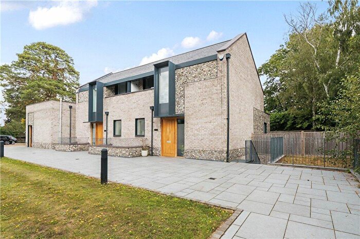 4 Bedroom Semi-Detached House For Sale In Westerham Road, Keston, BR2