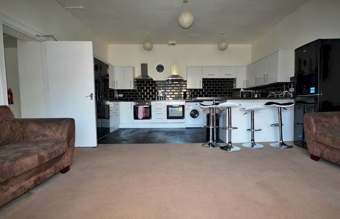 8 Bedroom Flat To Rent In Broughton Street Edinburgh United Kingdom, EH1